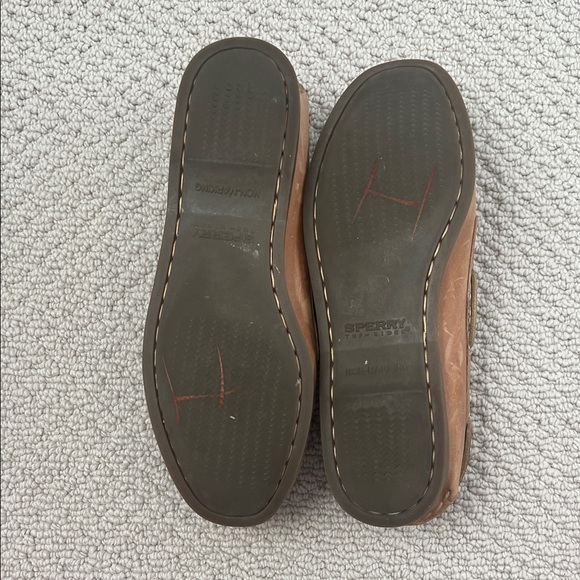 Sperry women’s  Brown Boat Shoes - Picture 7 of 8